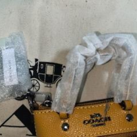 NWT Coach Mini Gallery Tote Bag Charm - Picture 5 of 7